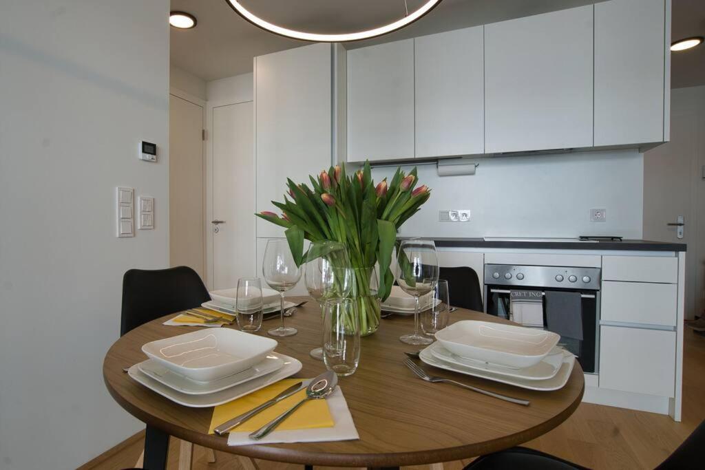 Modern Apartment Near Stadtpark Viena Exterior foto